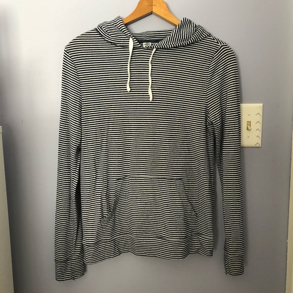 Old Navy Tops - 🦋Old Navy light hoodie🦋